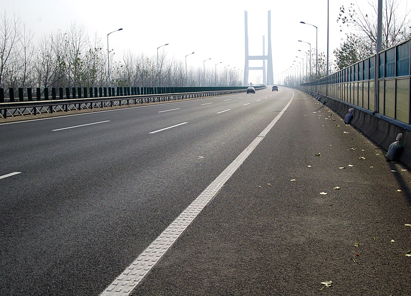淮安大桥路面摊铺工程