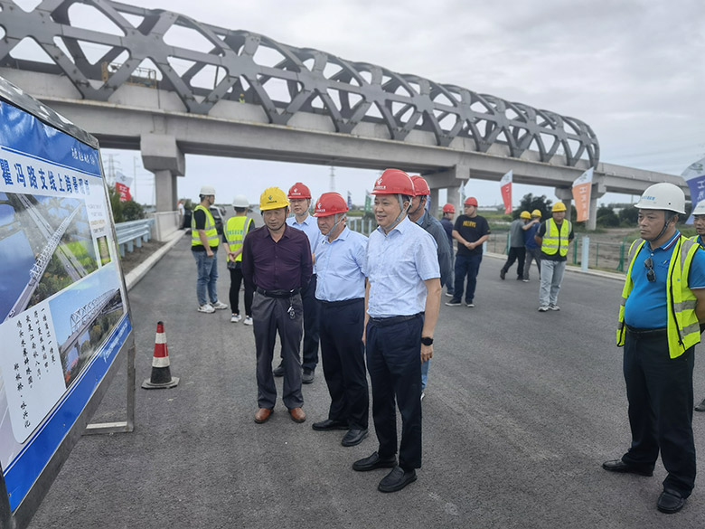 集团领导班子集中开展双节节前安全生产 大检查