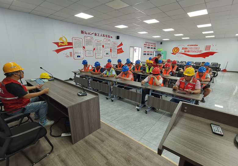 “一标三卡”“积分超市”护航长深高速安全生产