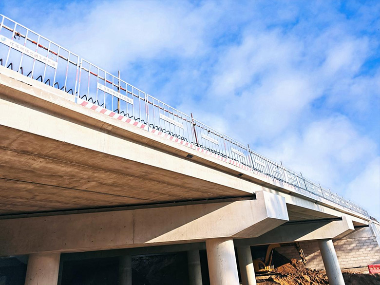 项目动态|长深高速淮安2标梁板架设完成