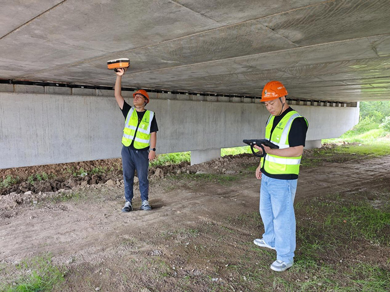 探地雷达为预制板梁底板厚度“精准把脉”